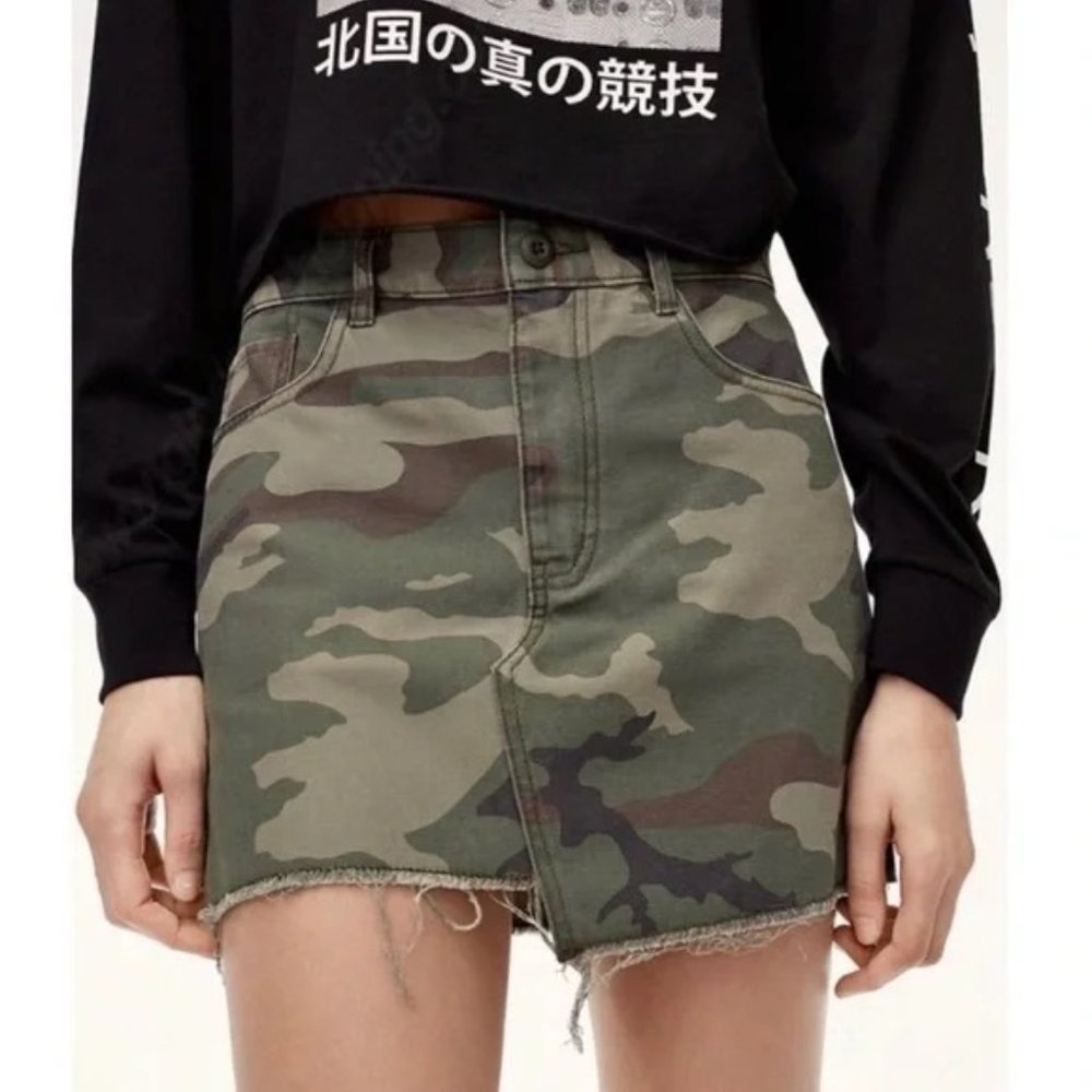 TNA Camo skirt